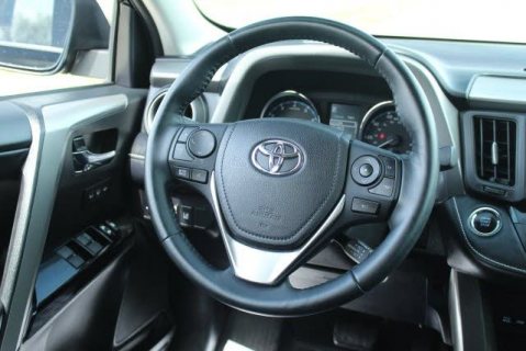 Used 2017 Toyota RAV4 XLE 4