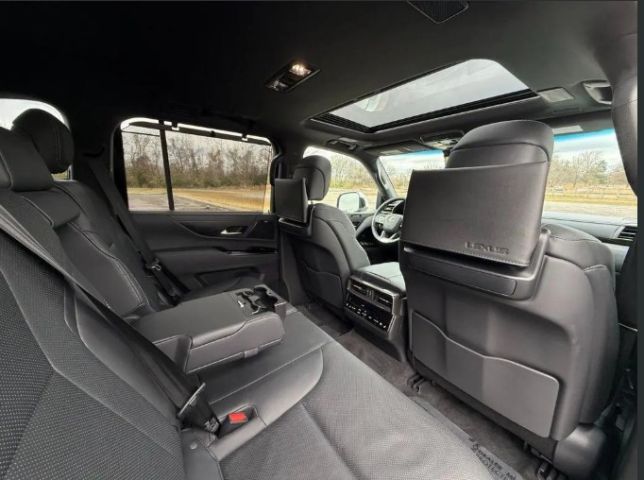2023 Lexus LX600 4WD Gcc Full Options 16,200KM 3